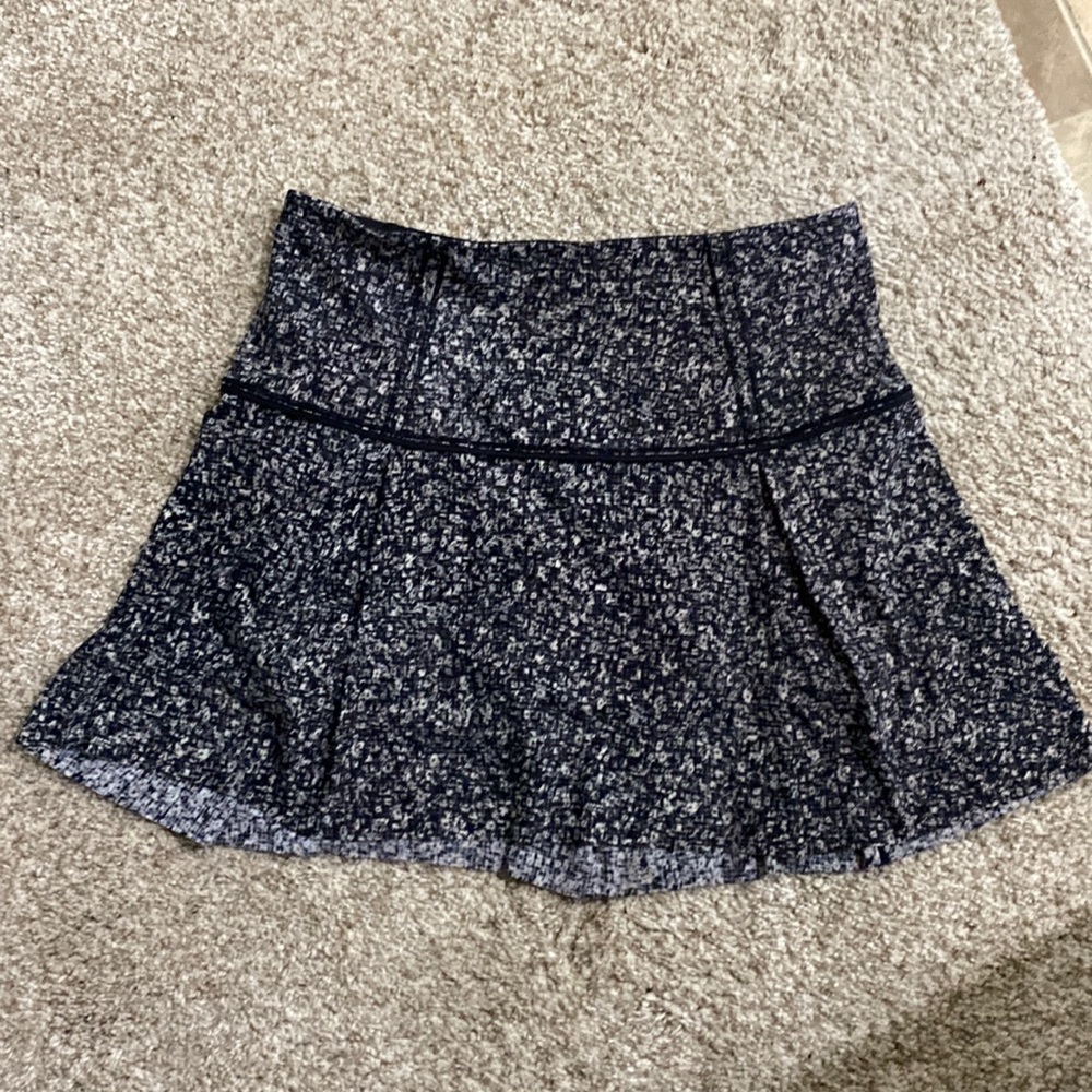 Lululemon skirt-great condition size 4